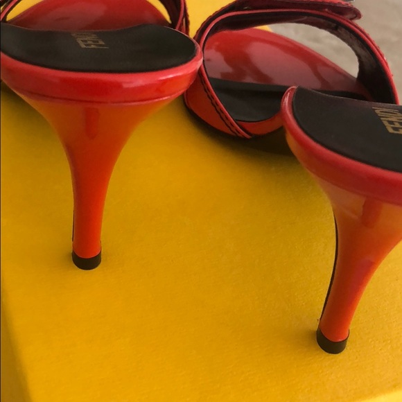 Fendi - Picture 6 of 6